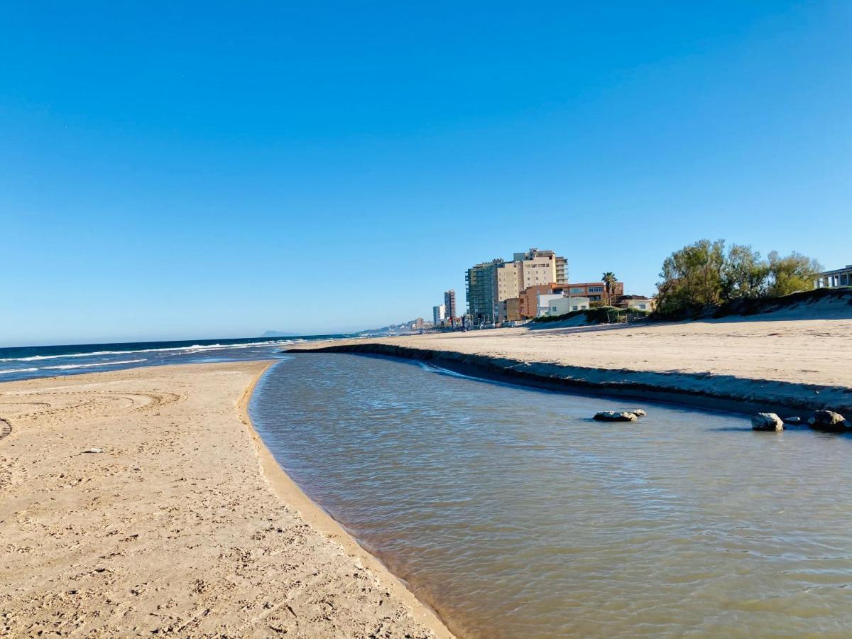 Beachfront Apartment With A Terrace Mareny Barraquetas Ngoại thất bức ảnh